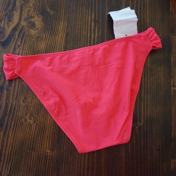 ❤️🌺HULA HONEY RED BIKINI❤️🌺 - Picture 8 of 8